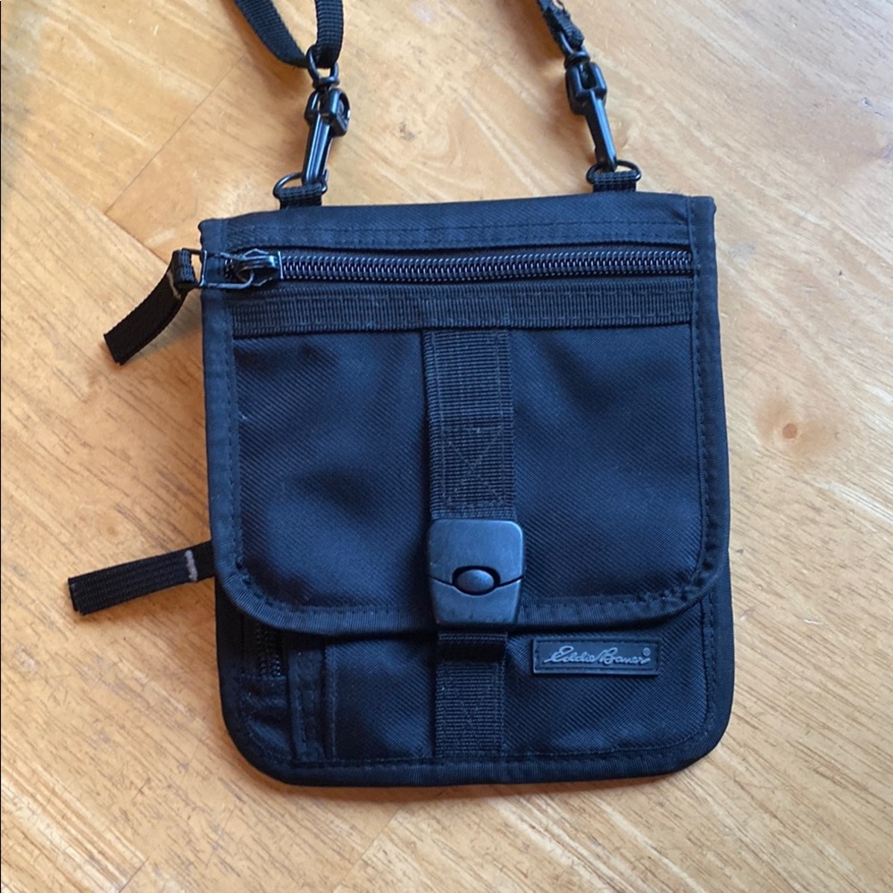 Eddie Bauer Black Messenger Bag with Adjustable Strap and Durable Fabric